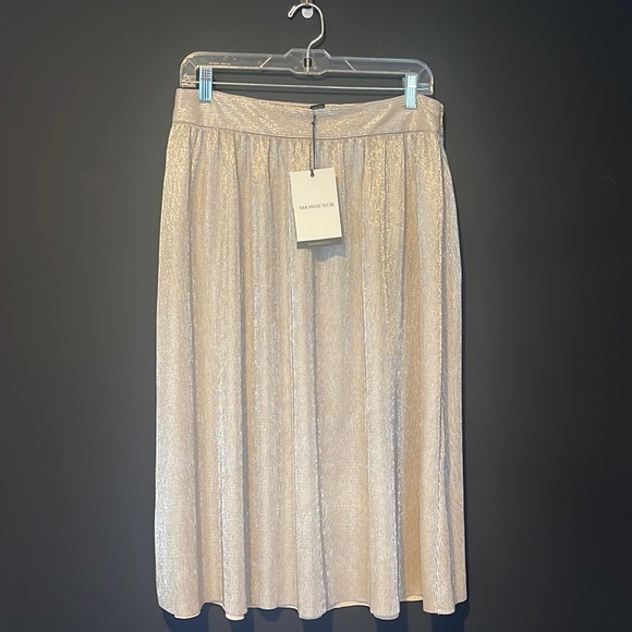 Who What Wear Dresses & Skirts - Who What Wear Champagne gold metallic skirt holiday sparkle Size 12 Retail $125